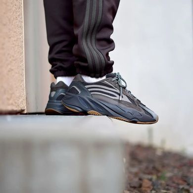 Кроссовки Adidas Yeezy Boost 700 V2 Geode мужские No brand Коричневый (A166-4 brown (44 (28 см))