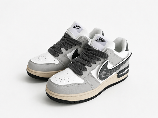Кросівки у стилі Nike SB Dunk Low x Stussy Унісекс No brend Біло-сірий 41 (25,5 см) Код: w190 white-grey